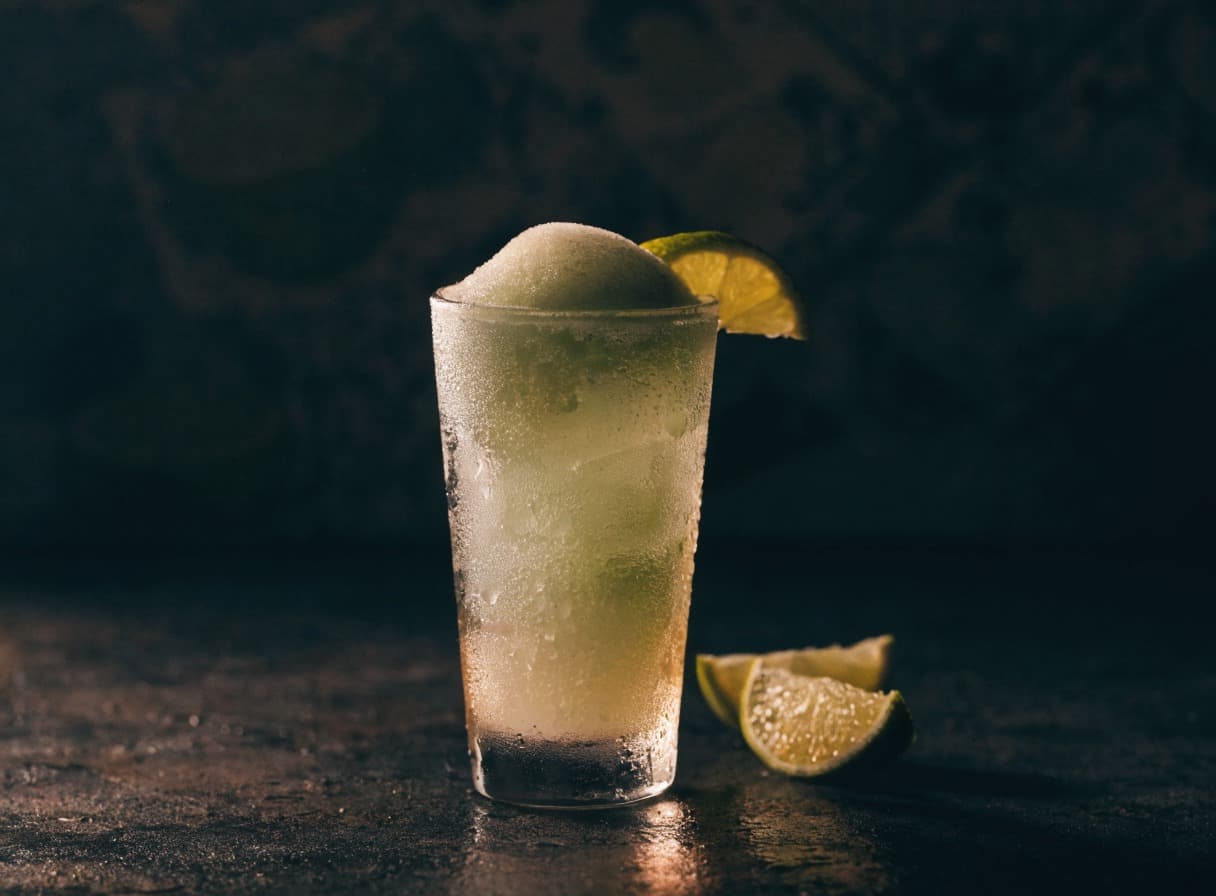 Tonic-Limetten-Slush